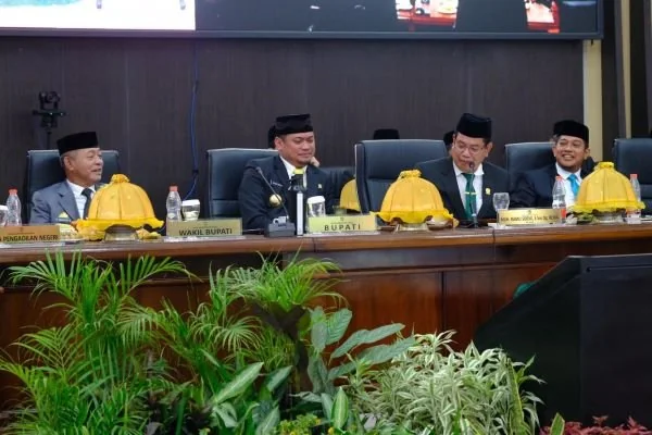 Bupati Gowa saat menghadiri Pelantikan dan Pengambilan Sumpah Pimpinan Dewan Perwakilan Rakyat Daerah (DPRD) Kabupaten Gowa periode 2024-2029 (Dok : Ist).