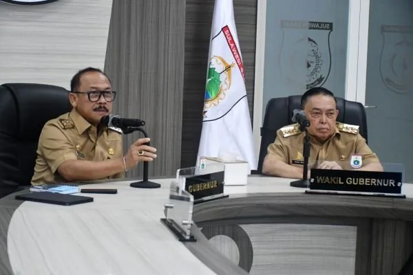 Gubernur Sulbar bersama Wakil Gubernur saat rapat bersama Bupati 6 Kabupaten (Dok : Ist).