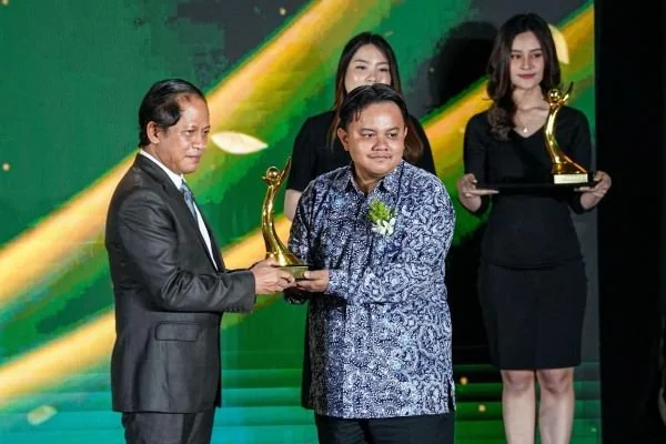 Pertamina Patra Niaga Regional Sulawesi  mencetak prestasi gemilang dalam ajang Program Penilaian Peringkat Kinerja Perusahaan Dalam Pengelolaan Lingkungan (Dok : Ist).