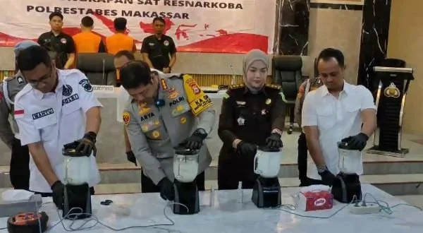 Kapolrestabes Makassar, Kombes Pol Arya Perdana saat ekspos pengungkapan sabu (Dok: Ist).