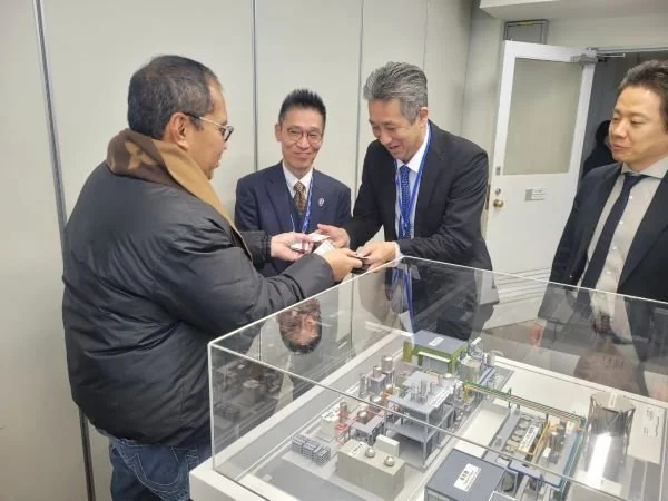 Wali Kota Makassar, Moh. Ramdhan Pomanto saat mengunjungi tiga fasilitas teknologi dekarbonisasi di Osaka (Dok : Ist).