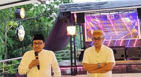 Ketua IKA FTI UMI, Kolonel Kav. Amran Wahid bersama Rektor UMI, Prof. Hambali Thalib (dok ist)