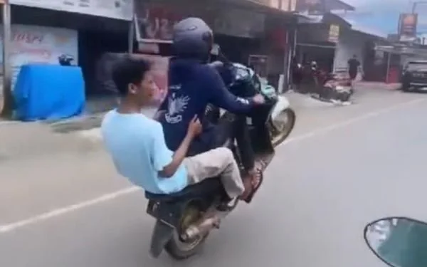 Aksi para pelaku freestyle di jalan (Dok : ist).