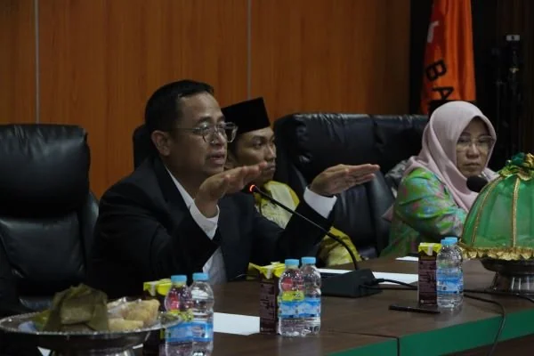 Rakor bersama Jajaran Pimpinan serta Staf sekretariat Bawaslu Provinsi Sulawesi Selatan, (Dok: Ist).