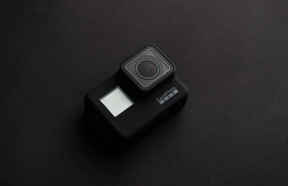 Sumber: https://www.pexels.com/photo/photo-of-black-gopro-camera-2294897/