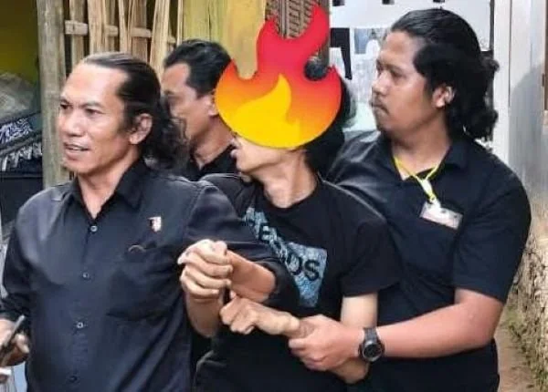 Terduga Pelaku Busur saat Diringkus Polisi. (Dok: Ist)
