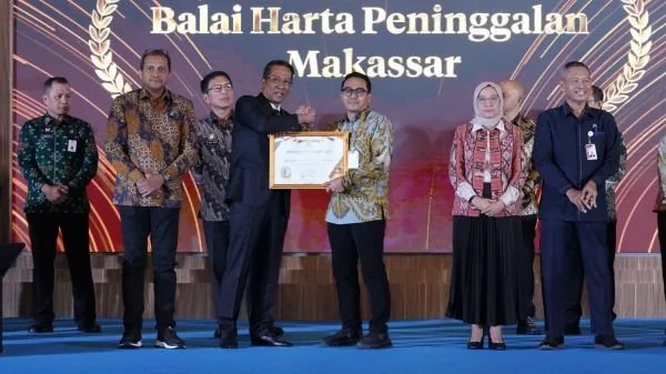 Balai Harta Peninggalan (BHP) Makassar meraih penghargaan bergengsi Wilayah Bebas dari Korupsi (WBK) dalam acara Penandatanganan Komitmen Bersama Pembangunan Zona Integritas dan Perjanjian Kinerja Kementerian Hukum Tahun 2026. (Dok: Ist)