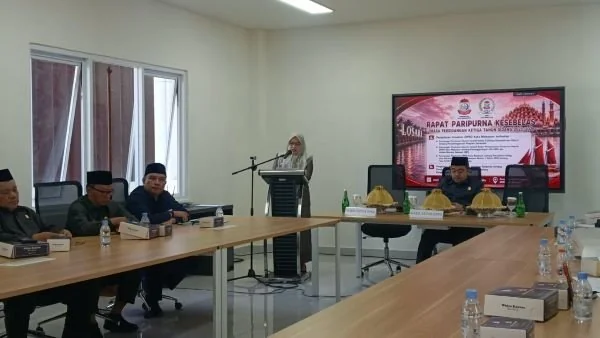 Juru Bicara Komisi D DPRD Kota Makassar, Reski Nur saat Menyampaikan usulan Ranperda tentang Penyelenggaraan Program Jaminan Sosial Ketenagakerjaan Menjadi Perda (Dok: Sinta KabarMakassar)