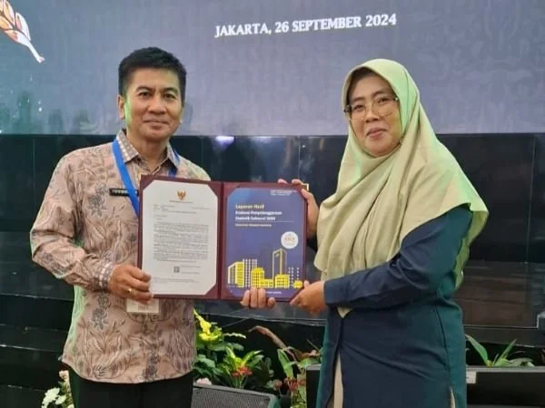 Pemkab Bantaeng saat menerima penghargaan dari BPS (Dok : Ist).