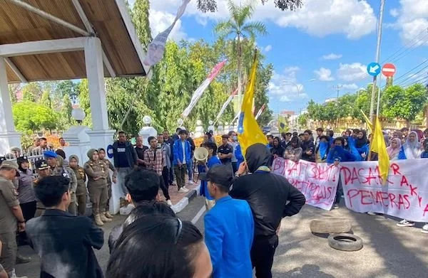 aksi unjuk rasa kenaikan PBB-P2 di Bone (Dok:Ist)