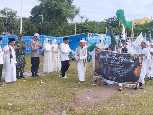 Pawai Taaruf yang berlangsung di Lapangan Bura Sendana (Dok : Ist).
