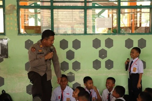 Kepala Bagian Sumber Daya Manusia (SDM) Polres Sinjai Akp Syamsul Bahri kembali melaksanakan kegiatan Psikoedukasi tentang dampak dan pencegahan bullying dikalangan pelajar.