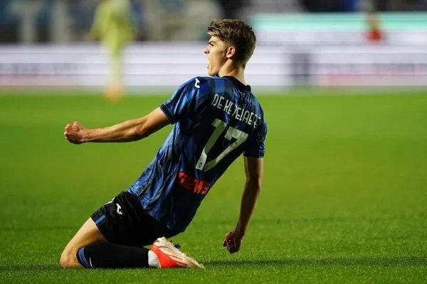 Charles De Ketelaere usai mencetak gol (Dok : int).