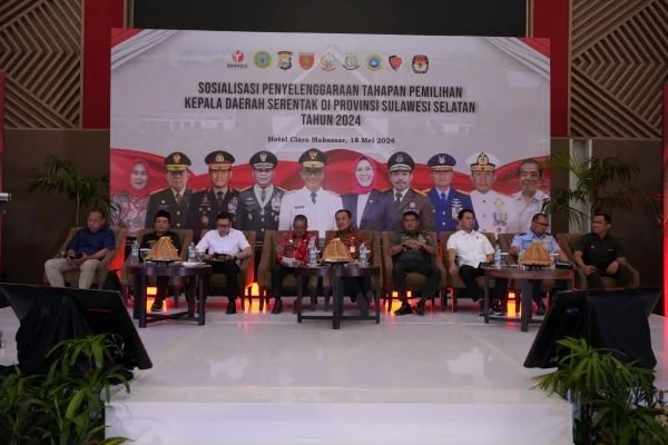 Sosialisasi Penyelenggaraan Tahapan Pemilihan  Kepala Daerah Serentak, di Hotel Claro Makassar.