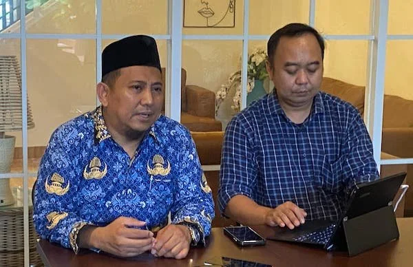 Ketua Panitia SPMB 2025 Dinas Pendidikan Sulawesi Selatan, Muhammad Nur Kusuma dan Tim Juknis SPMB 2025 Dinas Pendidikan Sulawesi Selatan, Muliayama Tanjung (Dok: Nofi KabarMakassar)