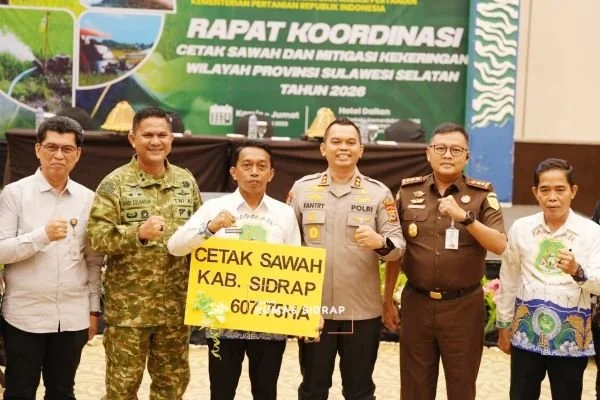Bupati Sidrap Syaharuddin Alrif saat menghadiri Rapat Koordinasi Cetak Sawah Rakyat dan Mitigasi Kekeringan Wilayah Sulawesi Selatan. (Dok: Ist)