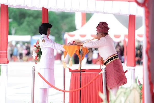 Upacara pengibaran merah putih dalam rangka memperingati Hari Ulang Tahun (HUT) ke-80 Kemerdekaan Republik Indonesia di Anjungan Pantai Manakarra(dok:ist)