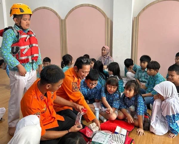 BPBD Makassar saat Mengenalkan Siaga Bencana Melalui VR Melalui Program SALAMA (Dok: Ist).