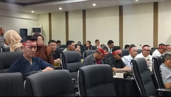 Suasana Peternak Ayam Petelur Sulsel di RDP DPRD Sulsel (Dok: KabaraMakassar)