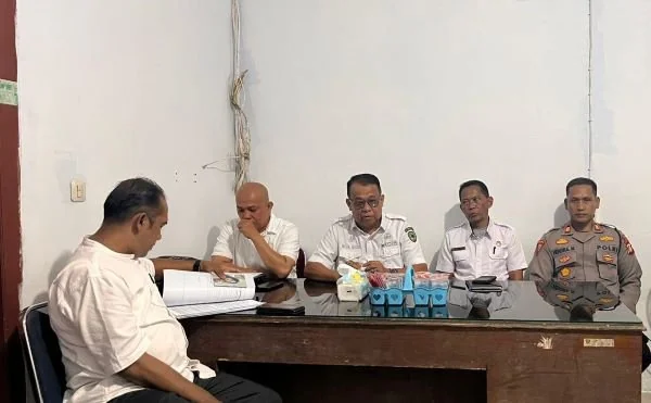 Kepala DP3A Maros Muhammad Aris (Kacamata), (Dok: Ist).