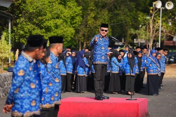 Sekretaris Provinsi (Sekprov) Sulawesi Selatan (Sulsel) Jufri Rahman saat memimpin apel HKN di Kantor Gubernur Sulsel (dok. Ist)
