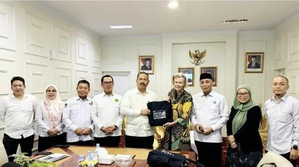 Kepala Kanwil Kemenag Sulsel, Ali Yafid menyambut kedatangan Kedubes Amerika (Dok : Ist).