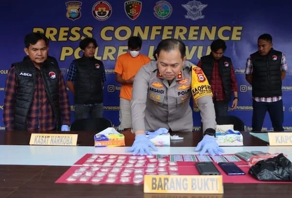 penangkapan pengedar obat terlarang (Dok:Ist)