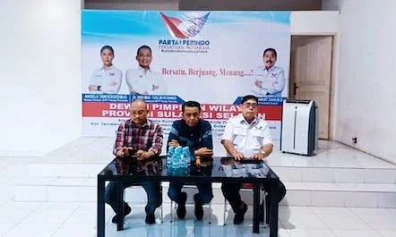 Ketua Dewan Pakar DPP Partai Persatuan Indonesia (Perindo), Prof Nurdin Abdullah dan Plt Ketua DPW Partai Perindo Sulsel, Abdul Hayat Gani.