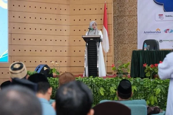 Bupati Gowa, Sitti Husniah Talenrang, saat menghadiri Musyawarah Besar dan Halal bi Halal Ikatan Cendekiawan Alumni Timur Tengah (ICATT) Indonesia (Dok: Ist).