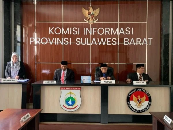 Sidang pembacaan putusan yang dilakukan KI Sulbar (Dok: Ist)