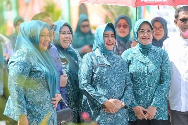 Ketua TP PKK Kota Makassar, Indira Yusuf Ismail, dalam kunjungan ke Kelurahan Baji Mappakasunggu di Kecamatan Mamajang (Dok : Ist).