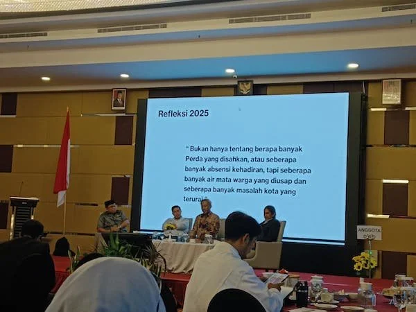 Diskusi Publik dan Refleksi Akhir Tahun DPRD Kota Makassar (Dok: Sinta KabarMakassar).