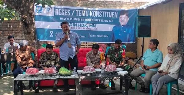Anggota DPRD Bulukumba, Fahidin HDK saat melaksanakan reses di Kecamatan Ujung Bulu.