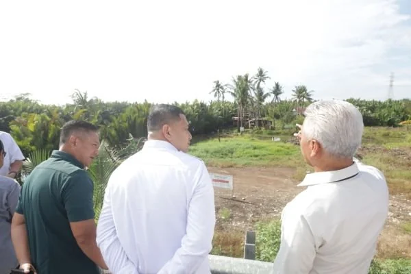 Wali Kota Makassar Munafri Arifuddin saat Meninjau Jalur Baru 5 KM Baruga-Leimena, (Dok: Ist).