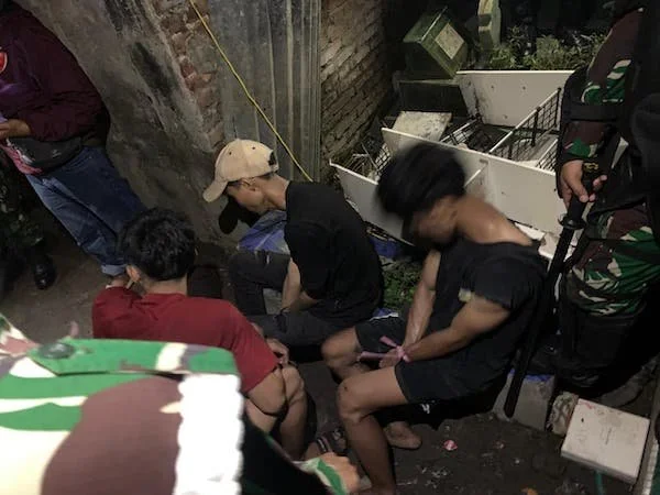 Pihak Berwajib dan Pemkot Makassar saat Menyusuri Kecamatan Tallo, (Dok: Ist).