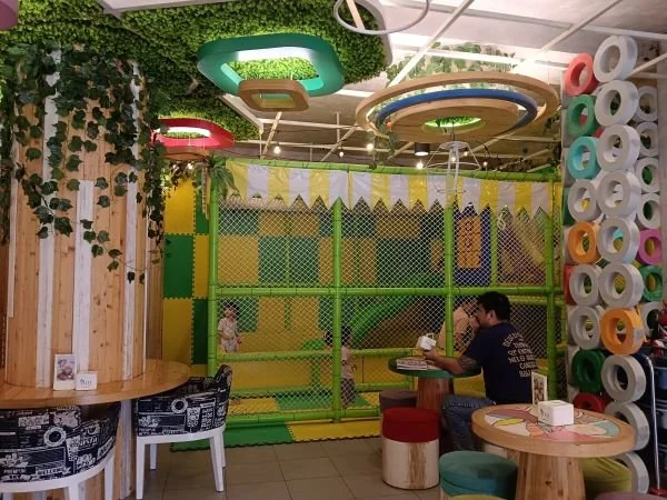 Suasana di Cafe Fat Bubble Makassar, (Sinta Kabar Makassar).