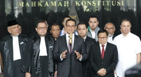 Kubu Anies Baswedan usai sidang perdana sengketa Pilpres 2024 yang berlangung di Mahkamah Konstitusi (MK).