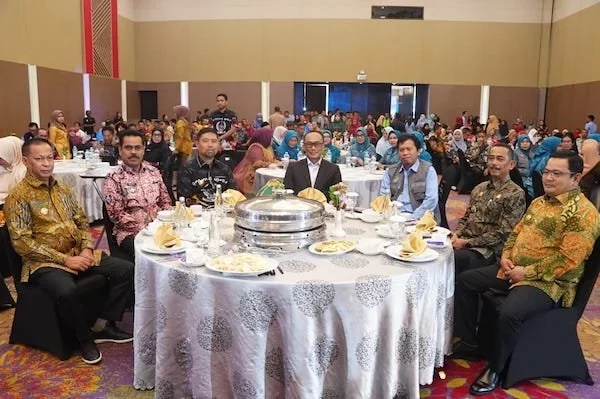 Pj Bupati Andi Jefrianto di acara Launching Gerakan PAPPADECENG GIZI dan Pencanangan AYO ke POSYANDU di Sulawesi Selatan ist