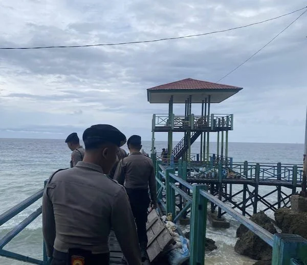 Personel Polres Majene saat menggelar patroli (dok:Ist)
