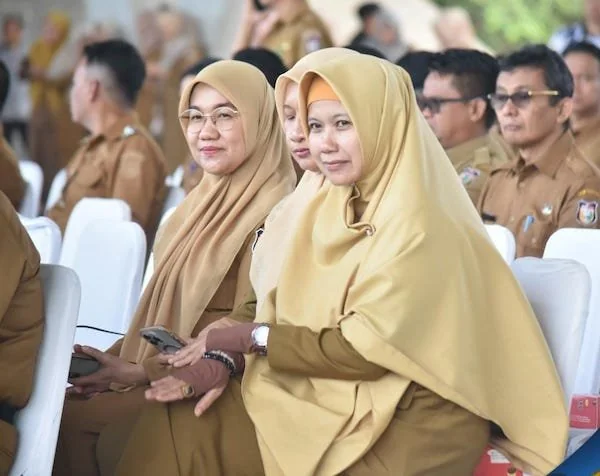 Kepala Dinas Kearsipan Kota Makassar, Aulia Arsyad saat Mengikuti Apel Hari Perta Pasca Libur, (Dok: Ist).