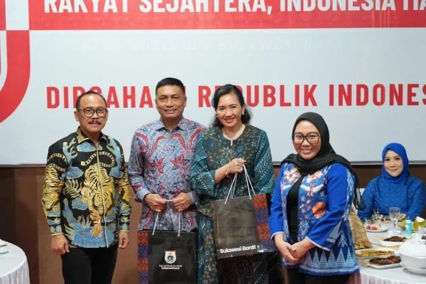 Gubernur Sulbar, Bupati Mamuju saat bertemu Pangdam XXIII Palaka Wira (Dok : Ist).