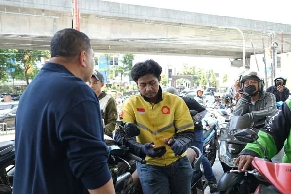 Wali Kota Makassar Munafri Arifuddin saat meninjau SPBU (Dok: Ist)
