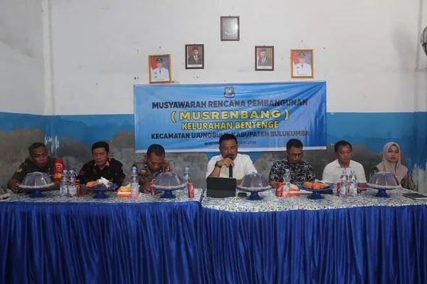Wakil Ketua DPRD Ingatkan Bayar Pajak Warga Saat Musrenbang di Bentenge.
