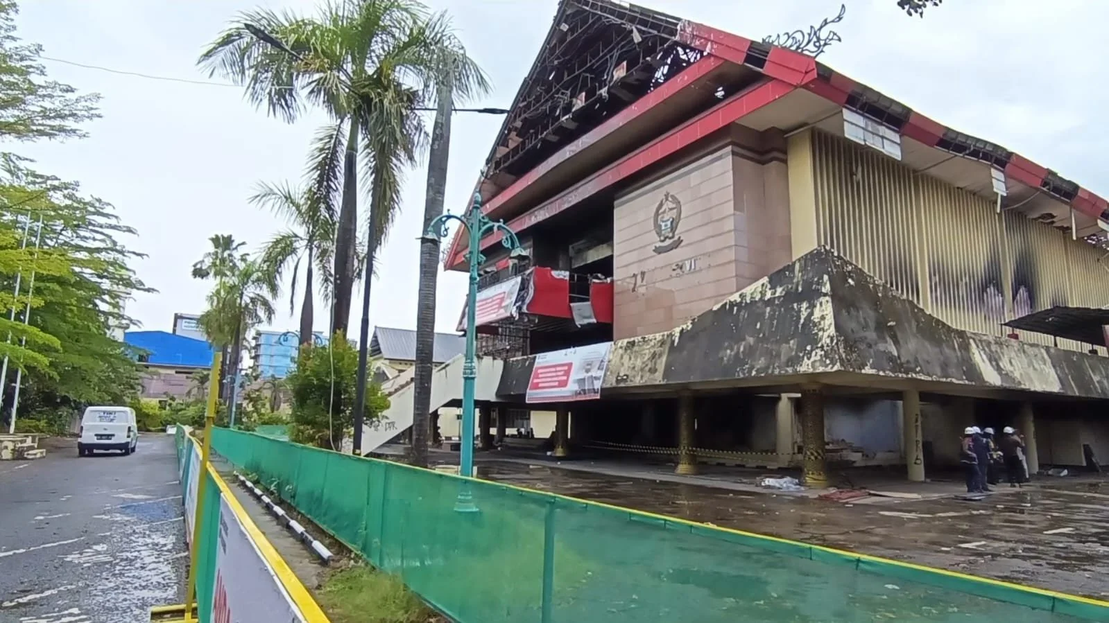 Gedung DPRD Sulsel yang mengalami kerusakan akibat kebakaran pada 2025 lalu (Dok: Ist)