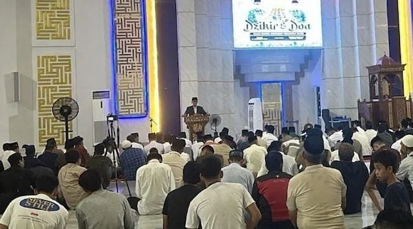 Pj Gubernur Sulsel, Prof Zudan Arif Fakrulloh pada dzikir dan doa bersama di Masjid 99 Kubah (Dok: Ist)