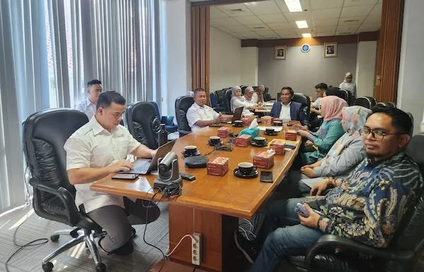 Pj. Bupati Jeneponto, Junaedi Bakri saat melakukan audience bersama dengan Deputy Pengembangan dan Infrastruktur Kemenparekraf di Gedung Lt 1.Kemenparekraf Jl. Kimia No.12-20, Menteng, Jakarta Pusat. (Ist).