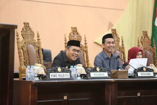 Wali Kota Makassar, Moh Ramdhan Danny Pomanto dalam Rapat Paripurna Ketujuh DPRD Kota Makassar yang membahas Pemandangan Umum Fraksi-fraksi terhadap Penjelasan Wali Kota mengenai Ranperda Pertanggungjawaban Pelaksanaan APBD 2023, Jumat (21/6) kemarin.