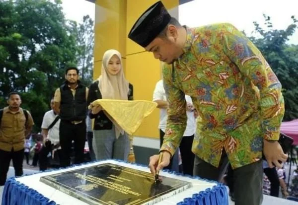 Bupati Gowa, Adnan Purichta Ichsan meresmikannya Pos Pelayanan Publik (PPP) Kecamatan Tombolopao.