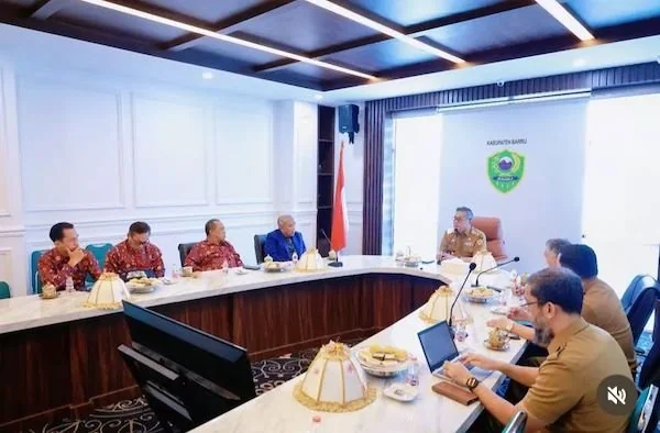 Pertemuan antara Wakil Bupati Barru dan jajaran Badan Pembina Harian (BPH) Universitas Muhammadiyah Makassar (dok. Ist)