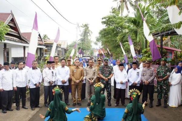 Pj Bupati Sinjai yang diwakili Sekretaris Daerah (Sekda) Sinjai, Andi Jefrianto Asapa meresmikan Rumah Moderasi Beragama (Dok : ist).